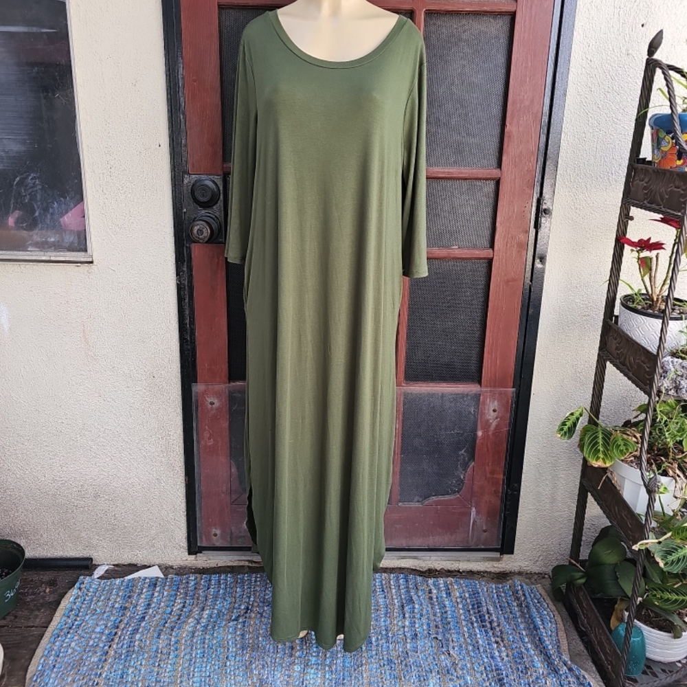 Zenana Outfitters Olive Green Maxi Dress with Scoop Neck